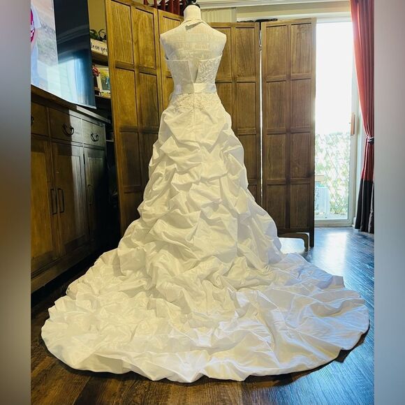 Candlelight White Satin Halter Poufy Ruched Wedding Gown with Train. - Picture 2 of 16